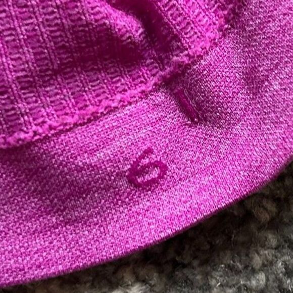 Lululemon Seamlessly Covered Tank in Heathered Ultra Violet, Size 6 - Picture 5 of 6